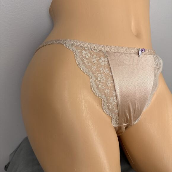 Vintage Saks Fifth Avenue Kayser String Bikini Panty Size 4 Beige Lace Nylon USA - Picture 4 of 13